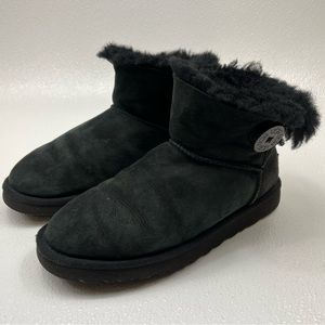 UGG Australia Bailey Button Black Short Ankle Boots Women’s Size US 7 S/N 3352
